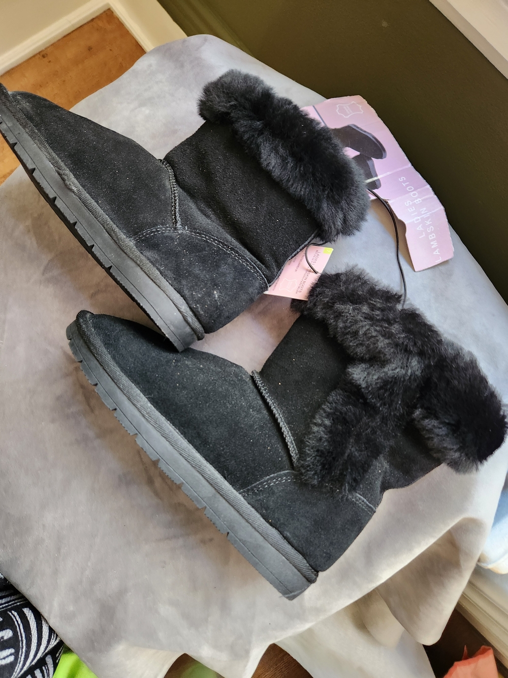 Black ladies lambskin boots - Genuine Leather - Size 7